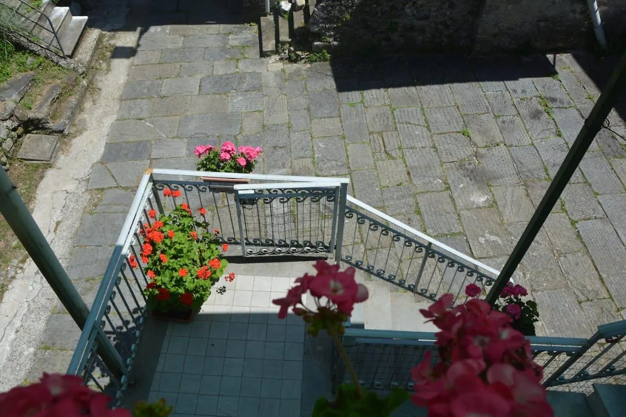 Agriturismo Ghirlanda Norma Rita Carrodano Inferiore 0*,  Italia