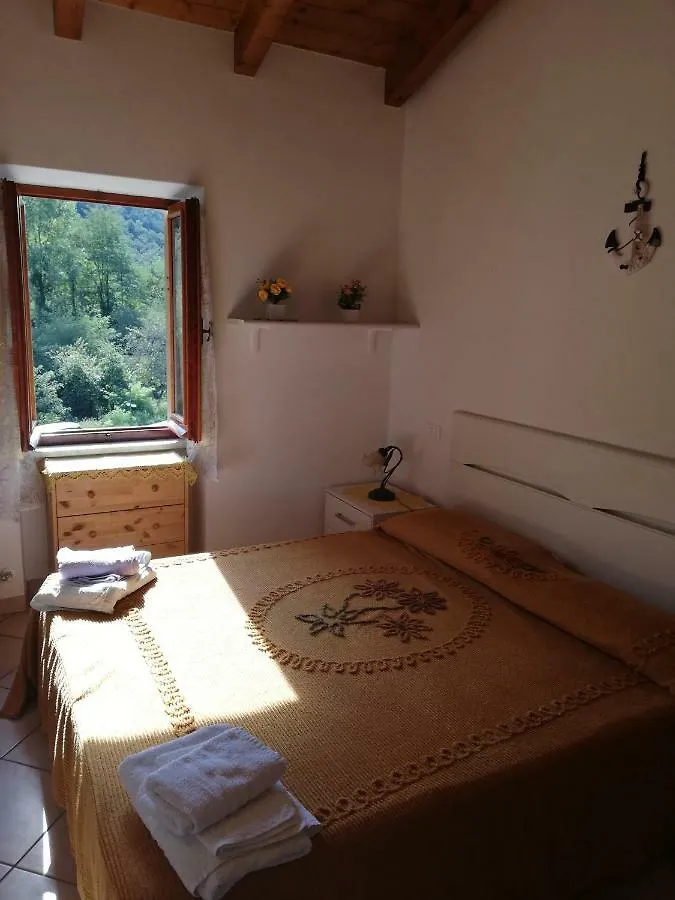 Alloggio per agriturismo Agriturismo Ghirlanda Norma Rita Carrodano Inferiore